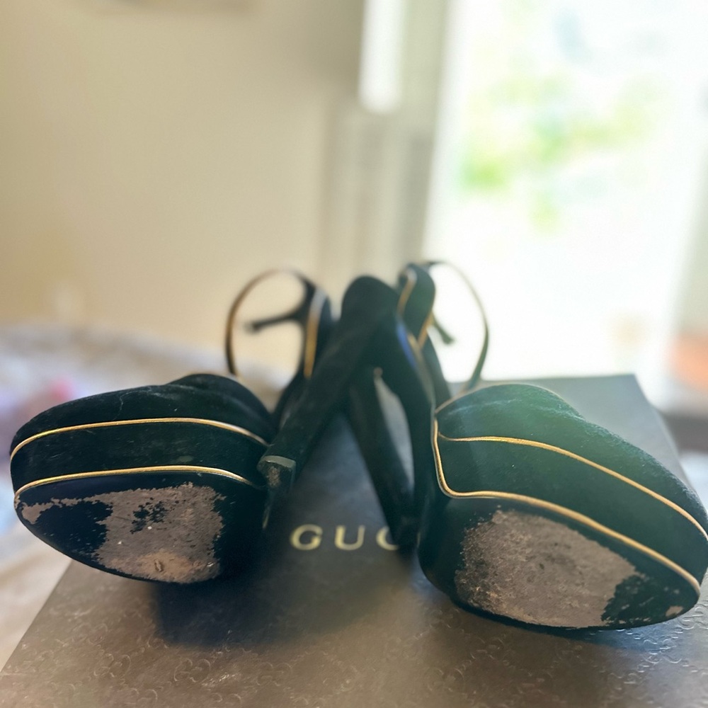 Gucci Black and Gold Heels - Picture 16 of 16